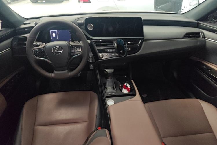Used Lexus ES 2023 200 Excellence Edition Center Console