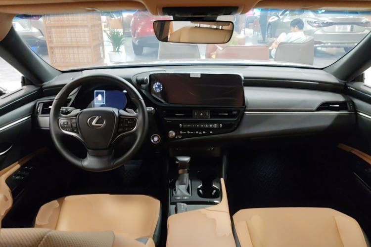 Used Lexus ES 2023 200 Excellence Edition Center Console
