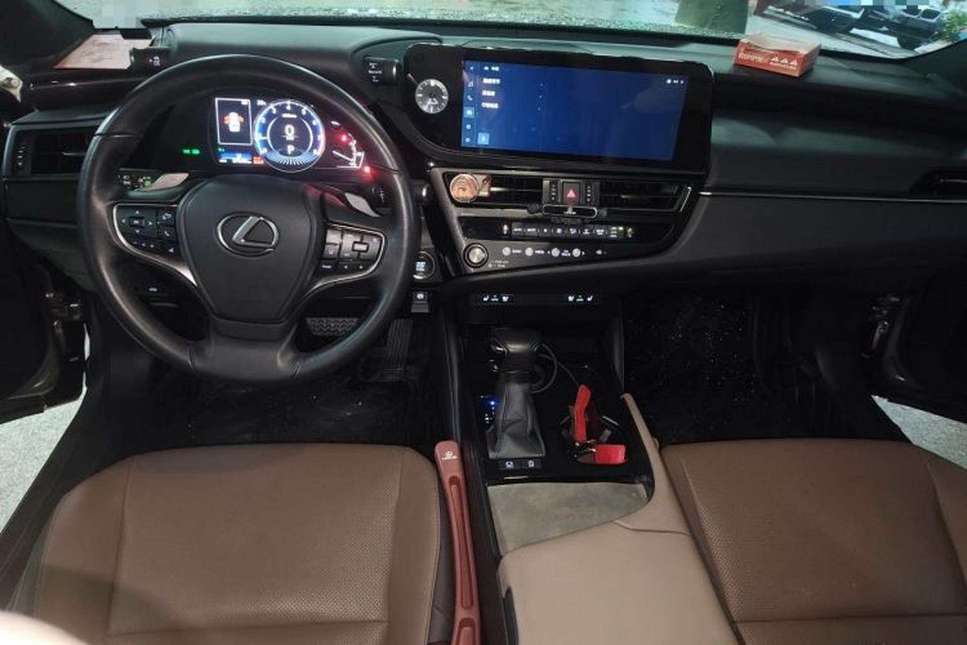 Used Lexus ES 2023 200 Luxury Edition Center Console