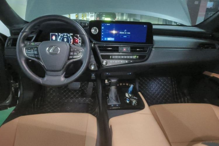 Used Lexus ES 2023 200 Excellence Edition Center Console