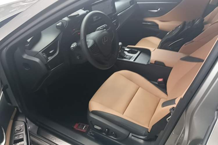 Used Lexus ES 2023 200 Excellence Edition Driver Seat
