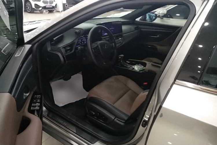 Used Lexus ES 2023 200 Excellence Edition Driver Seat