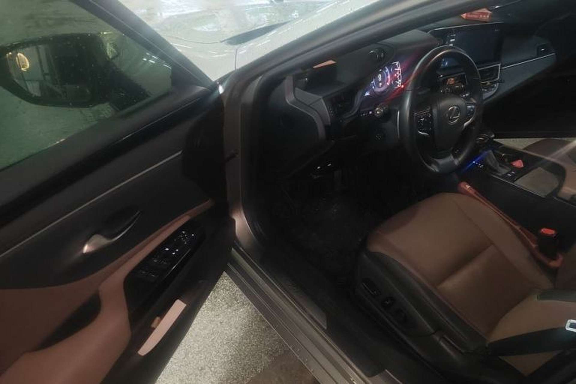 Used Lexus ES 2023 200 Luxury Edition Driver Seat
