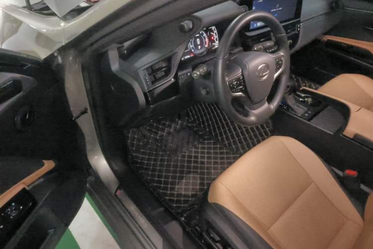 Used Lexus ES 2023 200 Excellence Edition Driver Seat