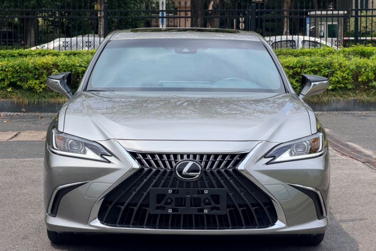 Used Lexus ES 2023 200 Excellence Edition Exterior 1