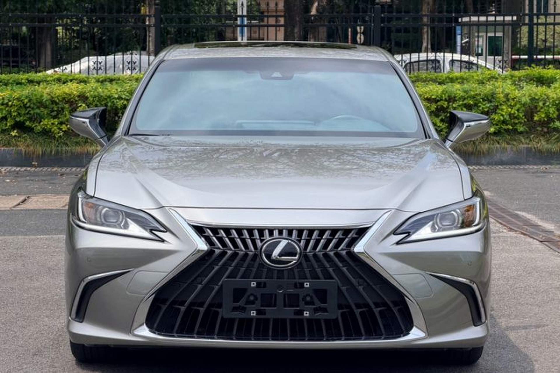 Used Lexus ES 2023 200 Excellence Edition Exterior 1