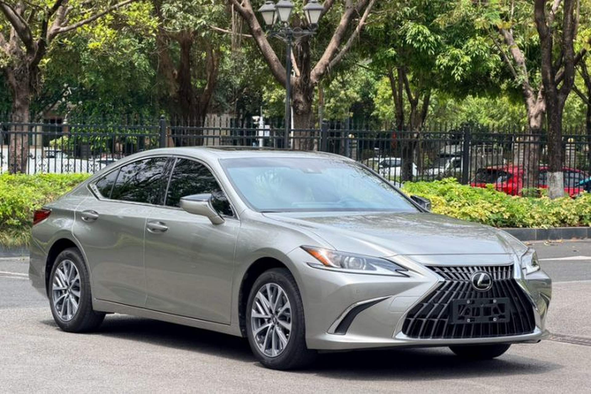 Used Lexus ES 2023 200 Excellence Edition Exterior 2