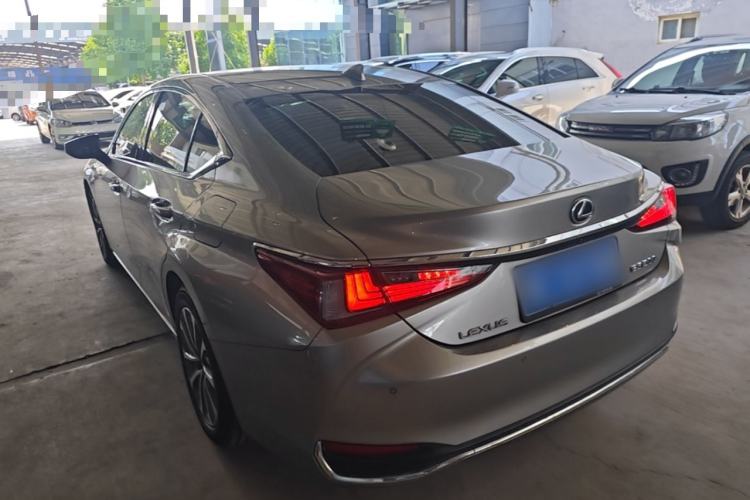 Used Lexus ES 2023 200 Excellence Edition Exterior 2