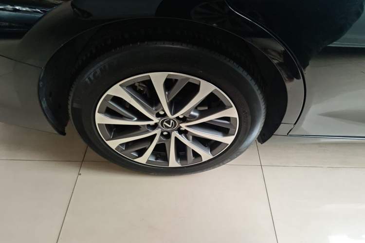 Used Lexus ES 2023 200 Excellence Edition Exterior 2
