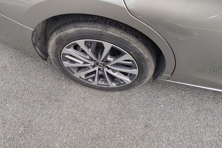Used Lexus ES 2023 200 Excellence Edition Exterior 5