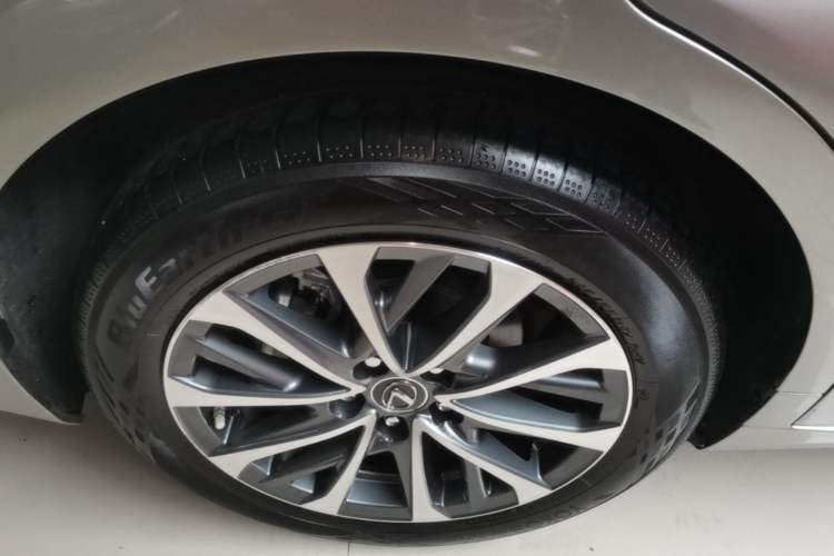 Used Lexus ES 2023 200 Excellence Edition Exterior 5