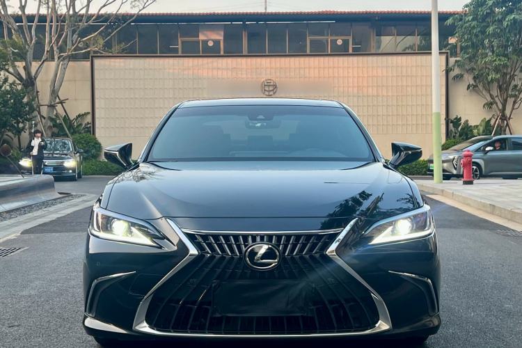Used Lexus ES 2023 200 Excellence Edition Exterior 6