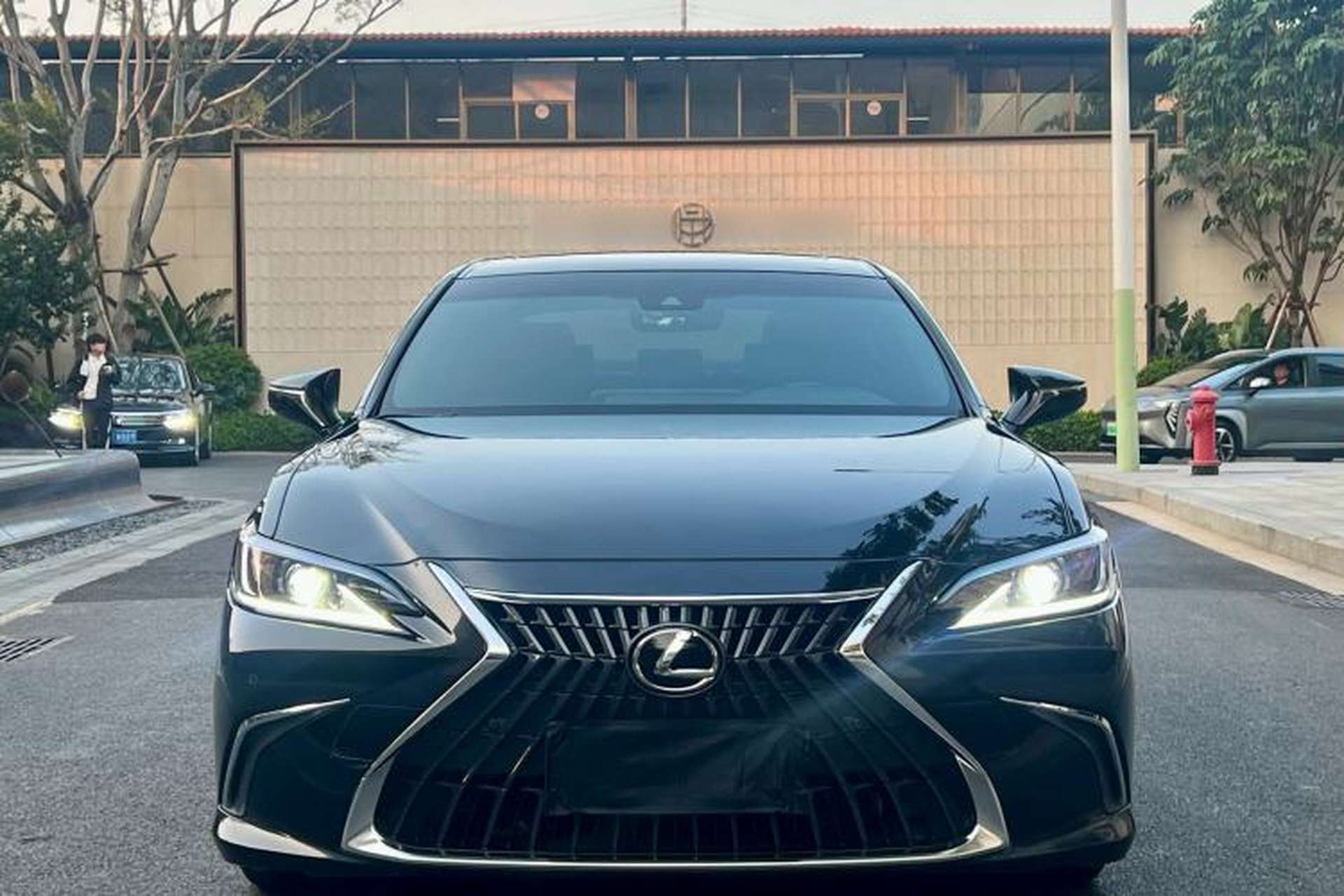 Used Lexus ES 2023 200 Excellence Edition Exterior 6