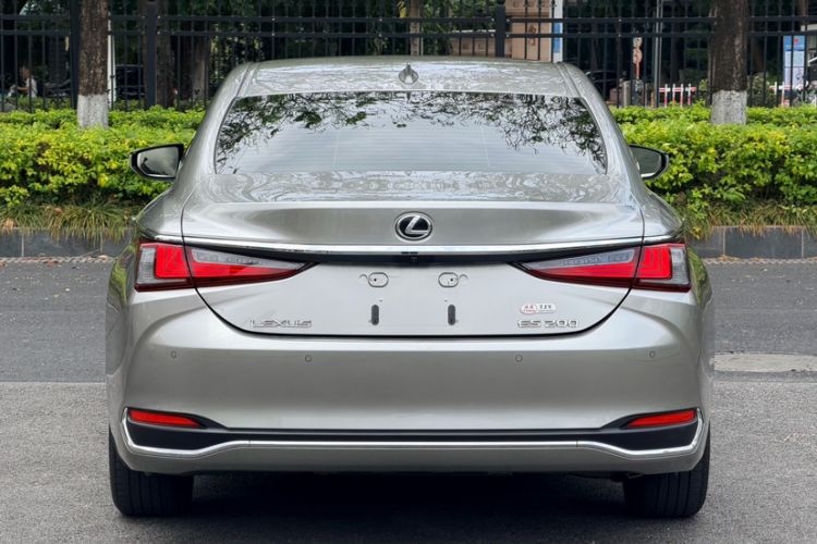 Used Lexus ES 2023 200 Excellence Edition Exterior 7