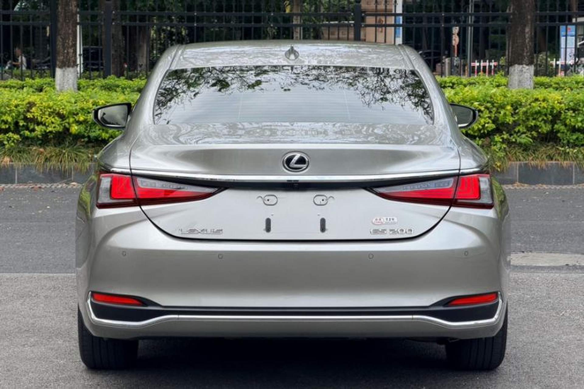 Used Lexus ES 2023 200 Excellence Edition Exterior 7