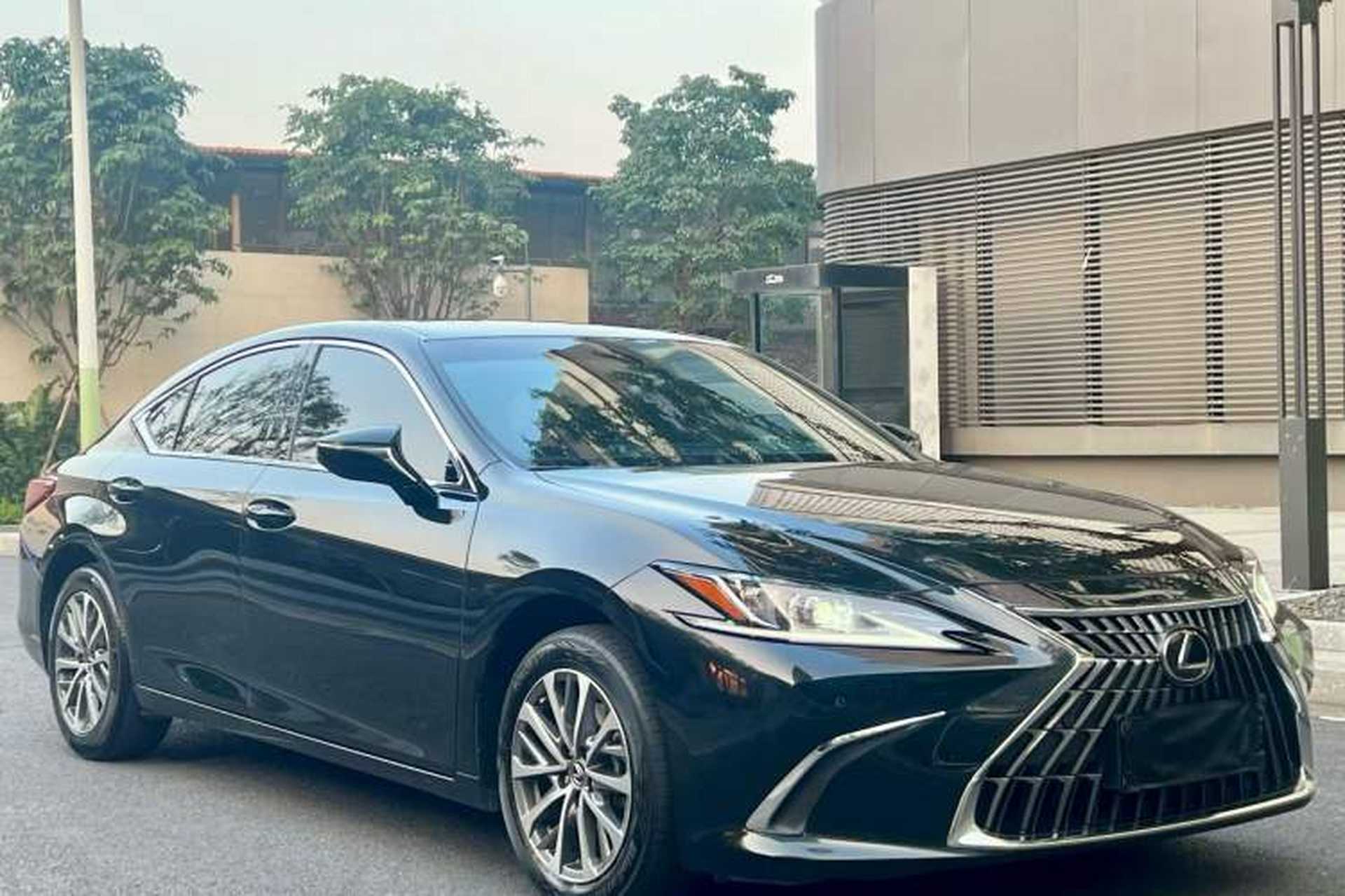Used Lexus ES 2023 200 Excellence Edition Exterior 7