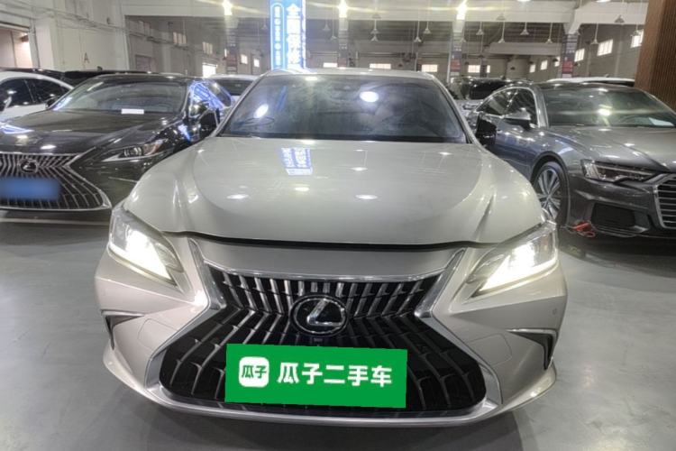 Used Lexus ES 2023 200 Excellence Edition Front