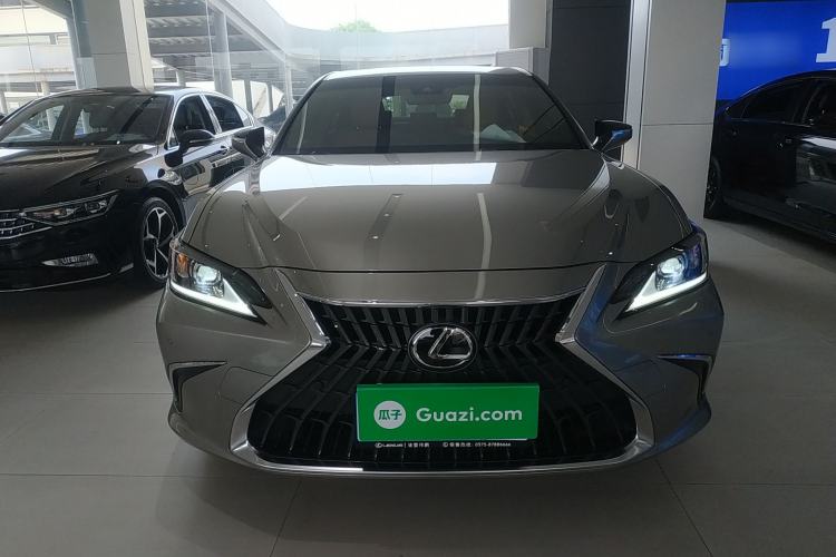 Used Lexus ES 2023 200 Excellence Edition Front