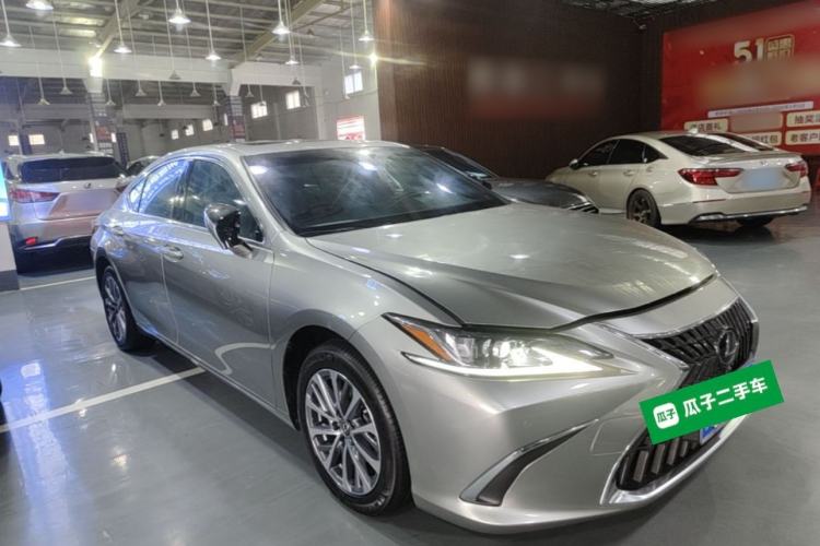 Used Lexus ES 2023 200 Excellence Edition Front Right 45 Deg