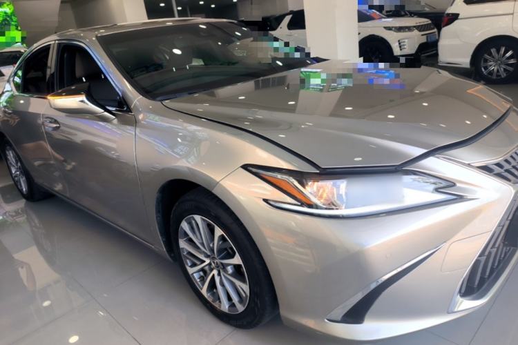 Used Lexus ES 2023 200 Excellence Edition Front Right 45 Deg