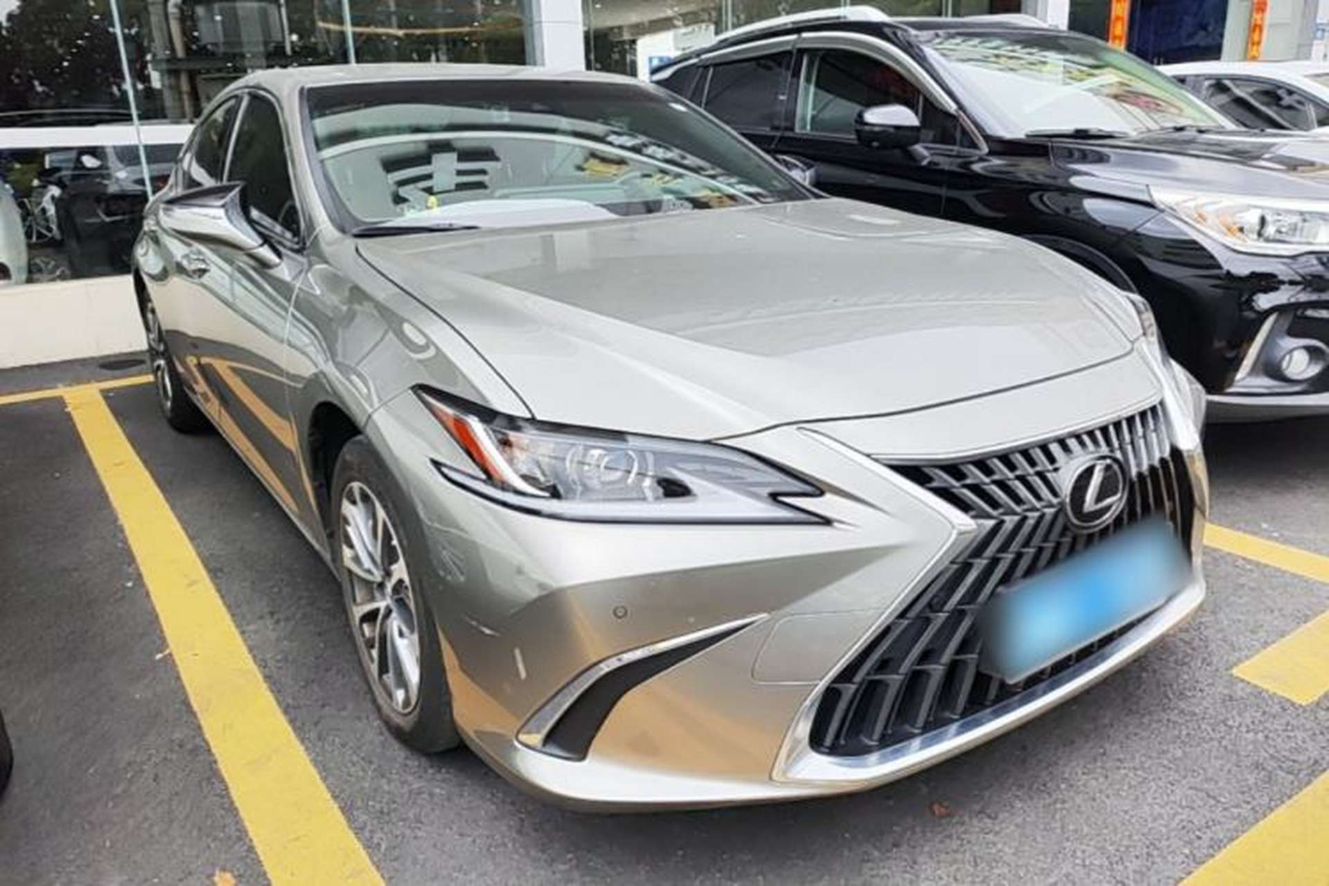 Used Lexus ES 2023 200 Excellence Edition Front Right 45 Deg