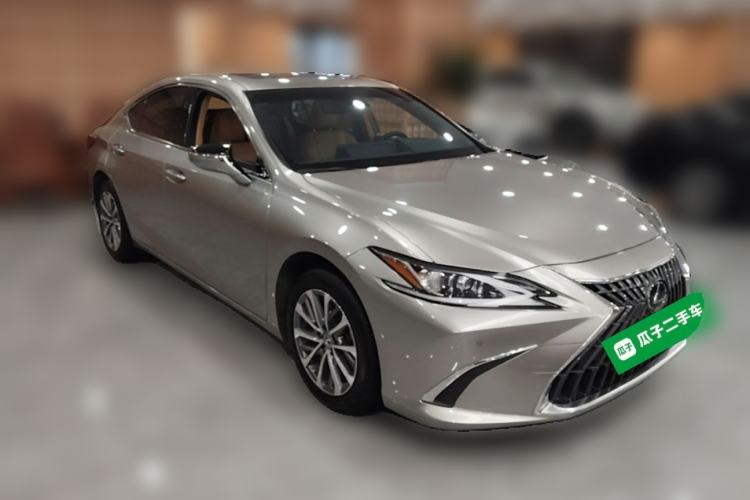 Used Lexus ES 2023 200 Excellence Edition Front Right 45 Deg