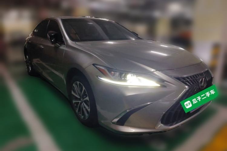 Used Lexus ES 2023 200 Excellence Edition Front Right 45 Deg