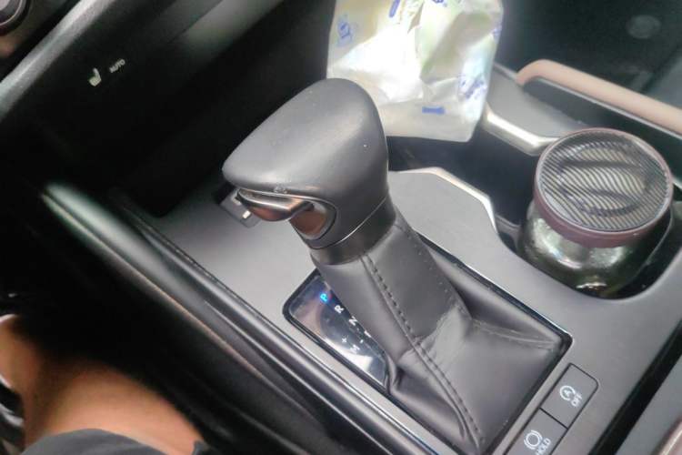 Used Lexus ES 2023 200 Excellence Edition Gear Lever