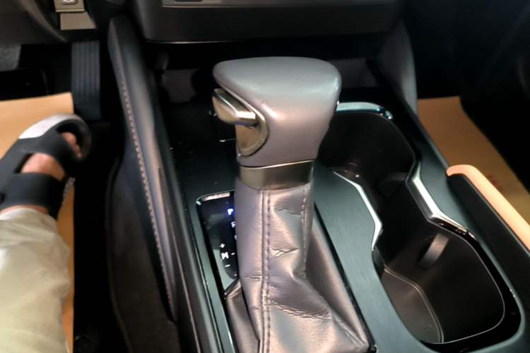 Used Lexus ES 2023 200 Excellence Edition Gear Lever