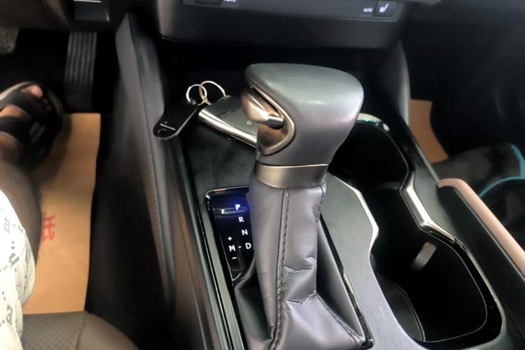 Used Lexus ES 2023 200 Excellence Edition Gear Lever