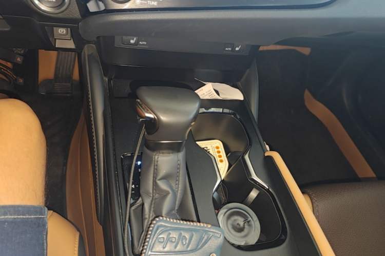 Used Lexus ES 2023 200 Excellence Edition Gear Lever