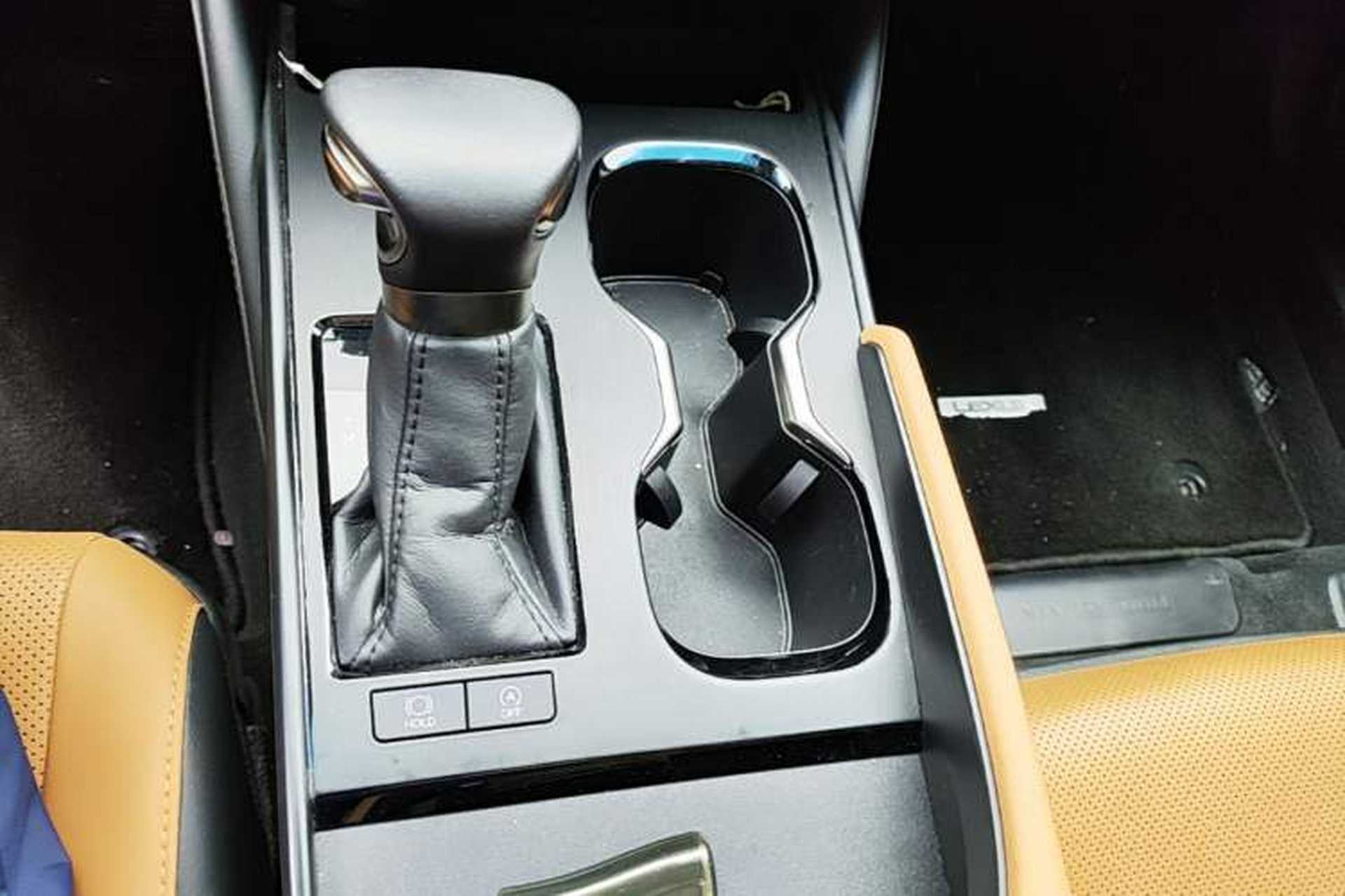 Used Lexus ES 2023 200 Excellence Edition Gear Lever