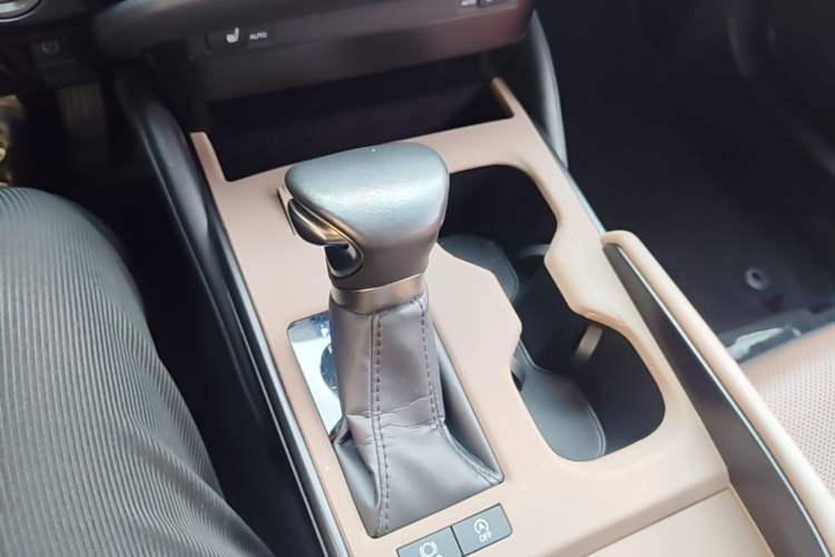 Used Lexus ES 2023 200 Excellence Edition Gear Lever