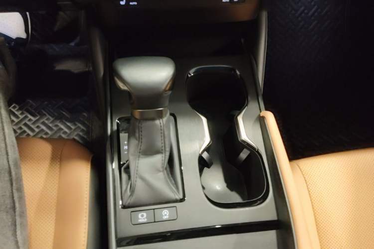 Used Lexus ES 2023 200 Excellence Edition Gear Lever