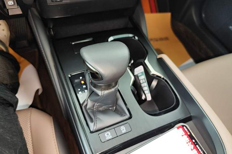 Used Lexus ES 2023 200 Excellence Edition Gear Lever
