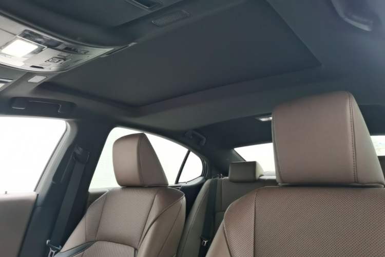 Used Lexus ES 2023 200 Excellence Edition Headliner