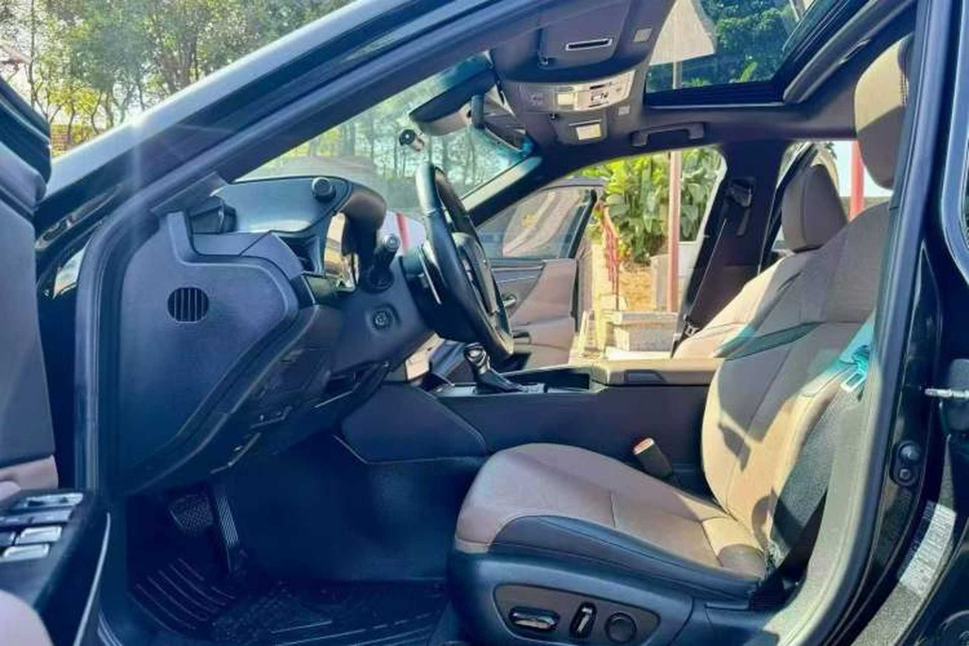 Used Lexus ES 2023 200 Excellence Edition Interior 1