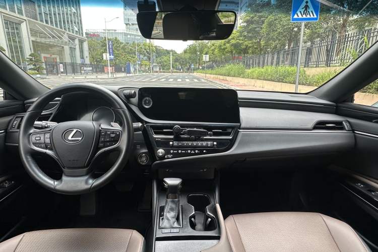 Used Lexus ES 2023 200 Excellence Edition Interior 1