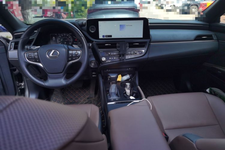 Used Lexus ES 2023 200 Excellence Edition Interior 2