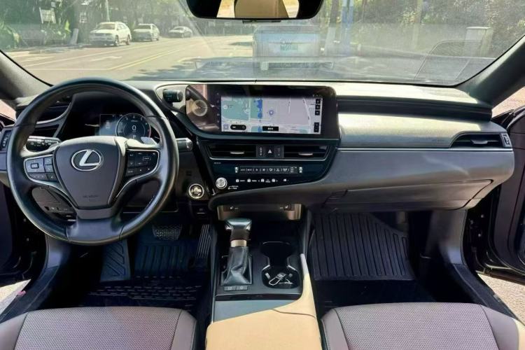 Used Lexus ES 2023 200 Excellence Edition Interior 2