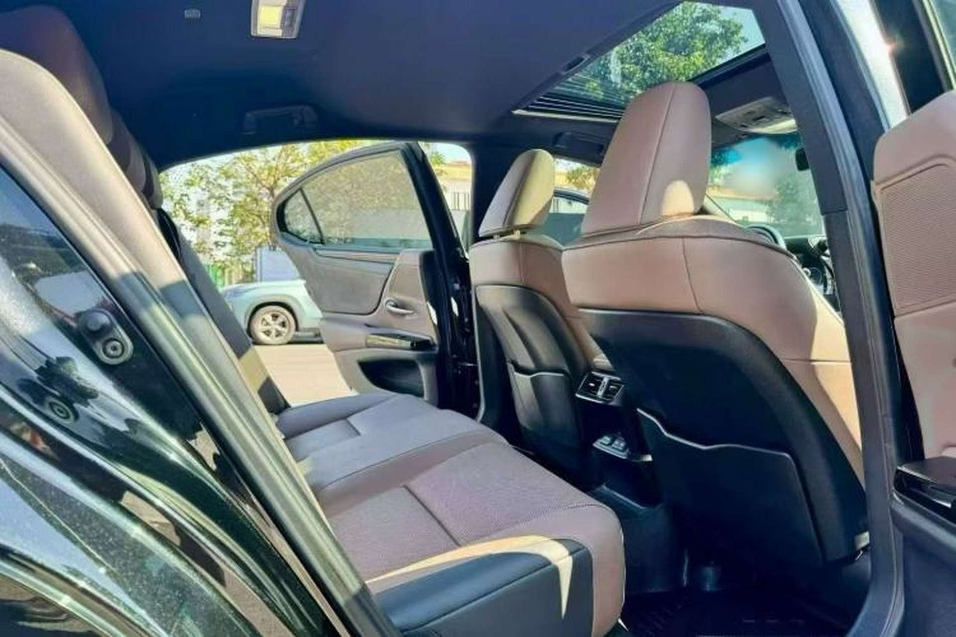 Used Lexus ES 2023 200 Excellence Edition Interior 3