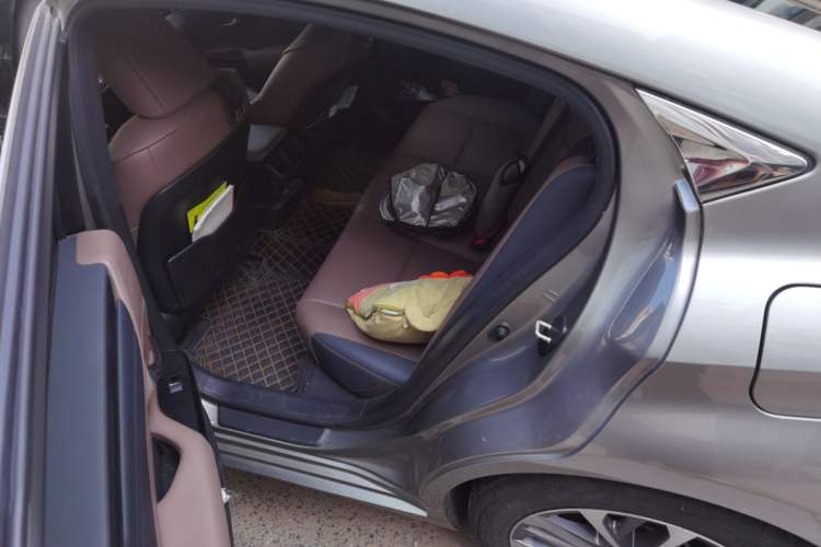 Used Lexus ES 2023 200 Excellence Edition Interior 4