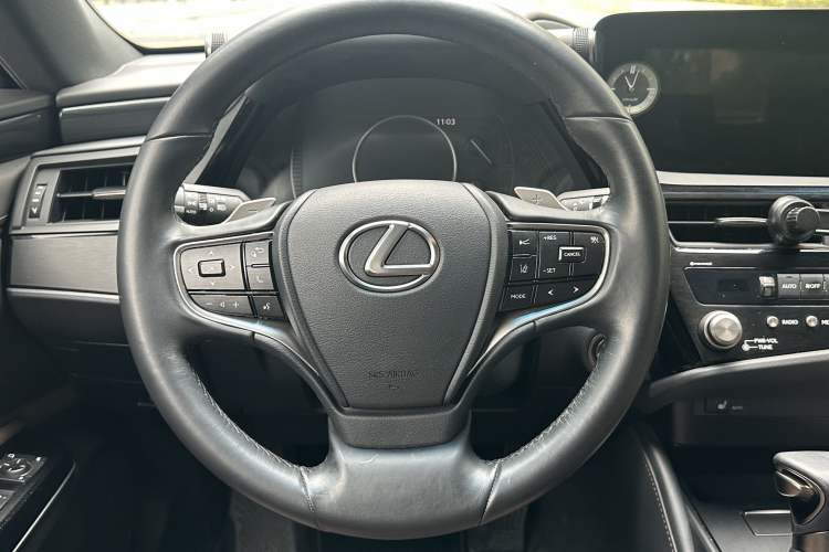 Used Lexus ES 2023 200 Excellence Edition Interior 5