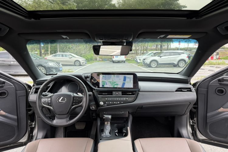 Used Lexus ES 2023 200 Excellence Edition Interior 5