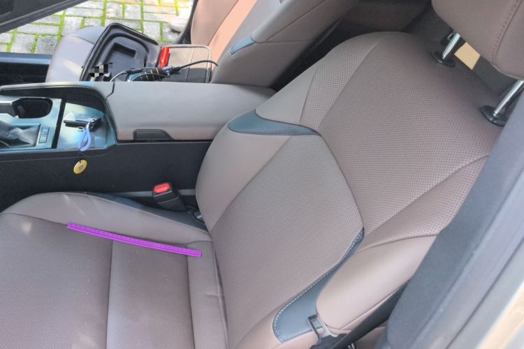Used Lexus ES 2023 200 Excellence Edition Left Front Seat