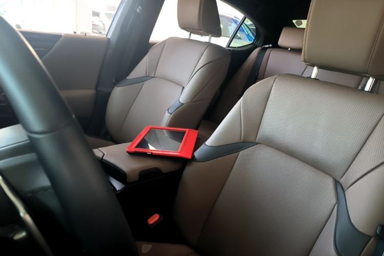 Used Lexus ES 2023 200 Excellence Edition Left Front Seat