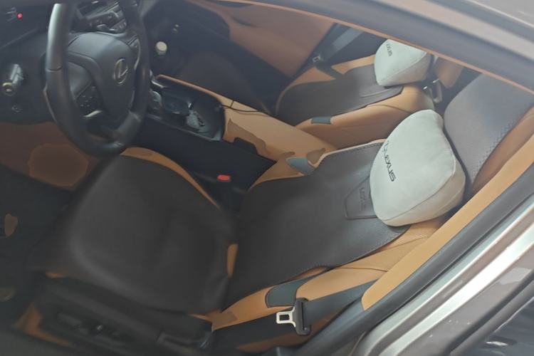 Used Lexus ES 2023 200 Excellence Edition Left Front Seat