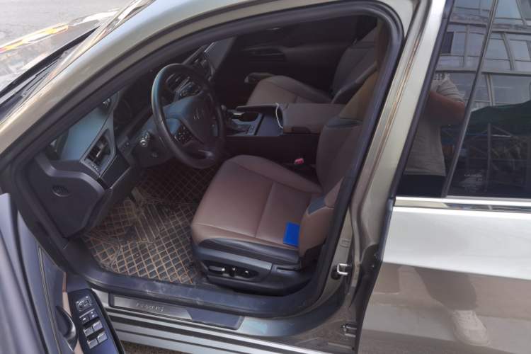 Used Lexus ES 2023 200 Excellence Edition Left Front Seat