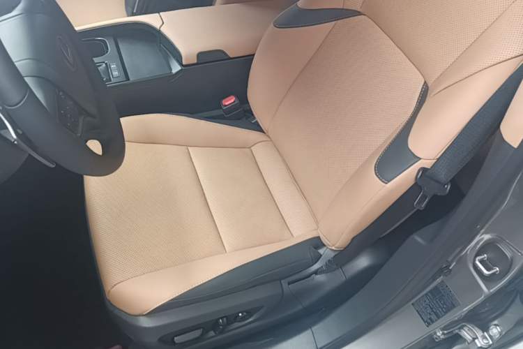 Used Lexus ES 2023 200 Excellence Edition Left Front Seat