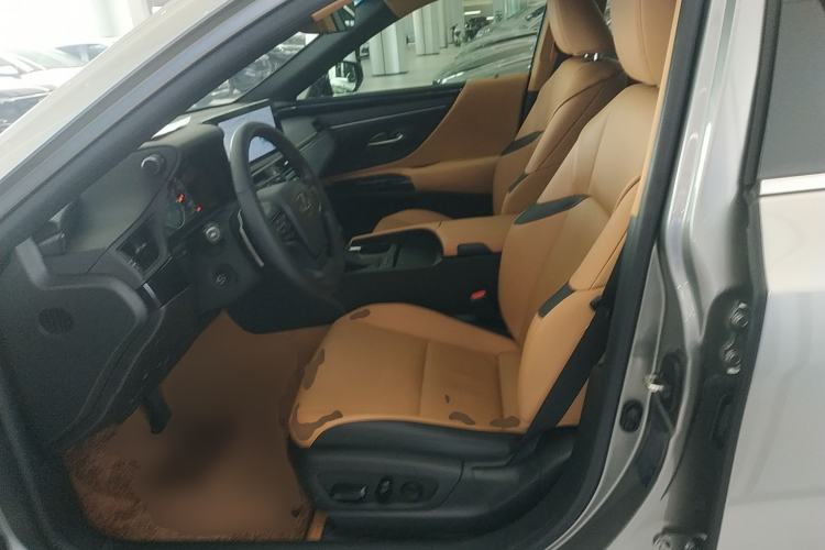 Used Lexus ES 2023 200 Excellence Edition Left Front Seat